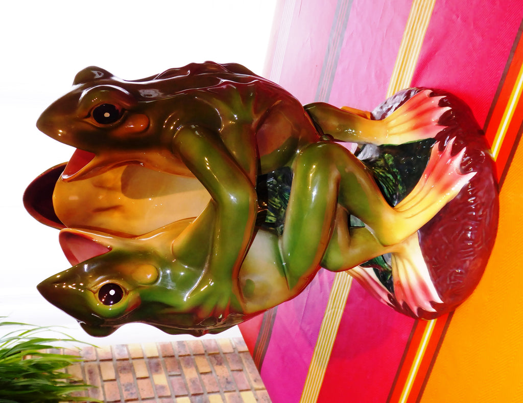 Énorme groupe Danse des trois grenouilles en majolique attribué à DELPHIN MASSIER