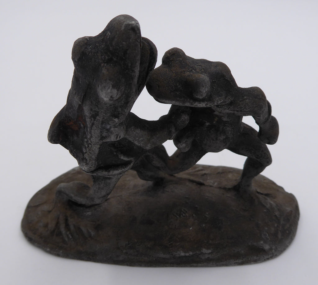 Combat de grenouille (Pièce en régule)