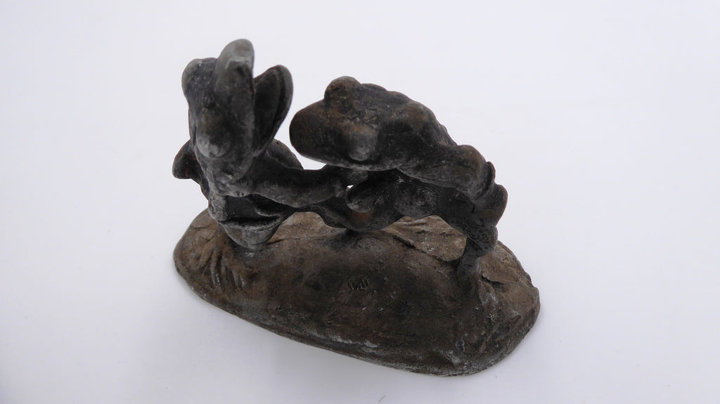 Combat de grenouille (Pièce en régule)