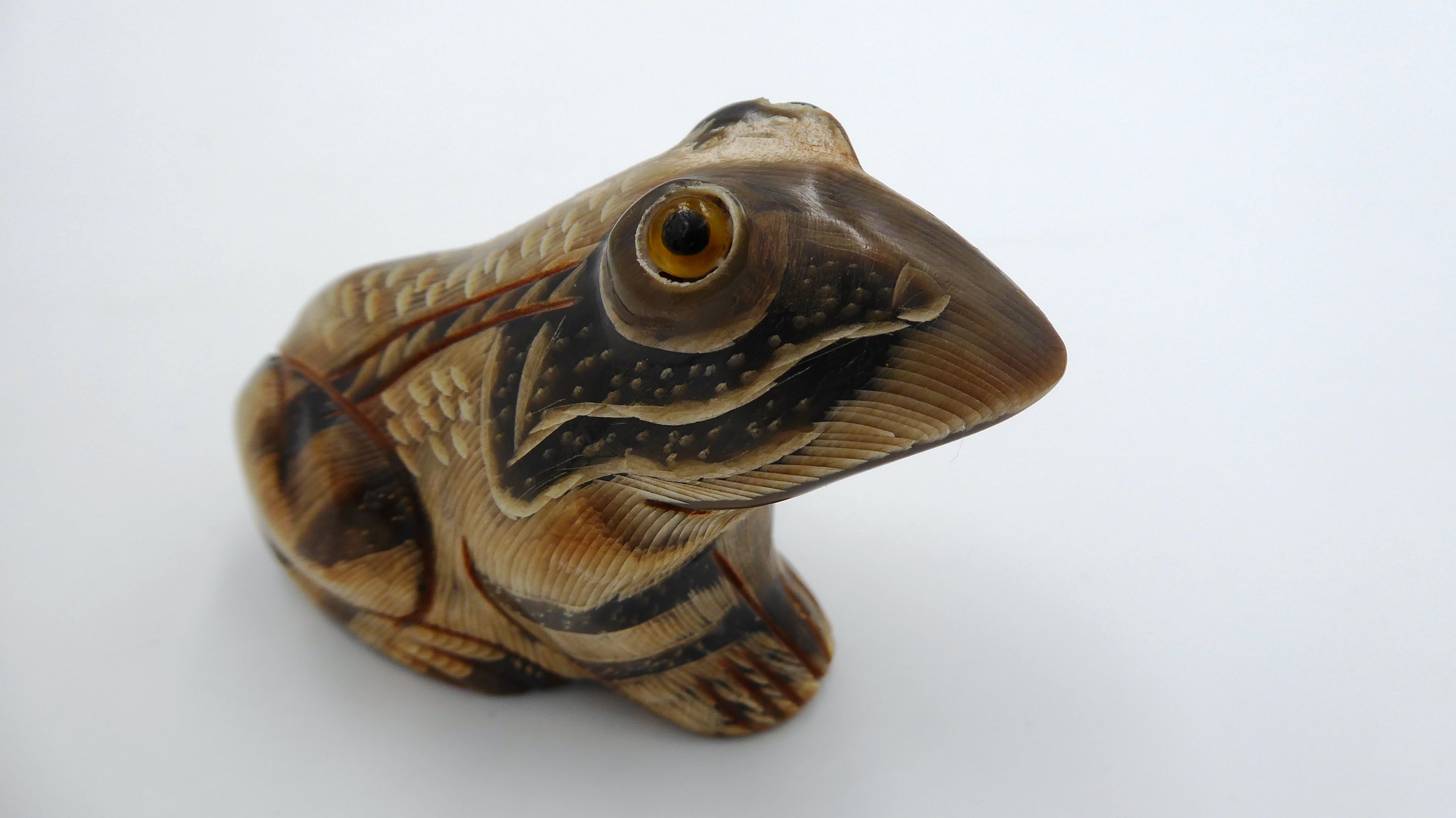Belle sculpture en bois façon marqueterie