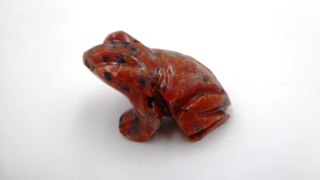 Petite grenouille en rhodonite