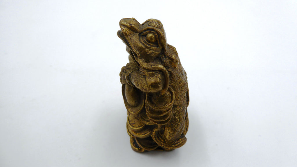Belle pièce grenouille aux deux marmites en régule (A confirmer)