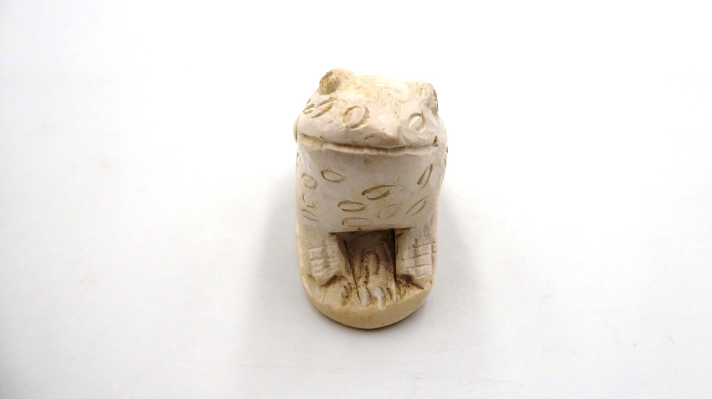 Grenouille en bois peint