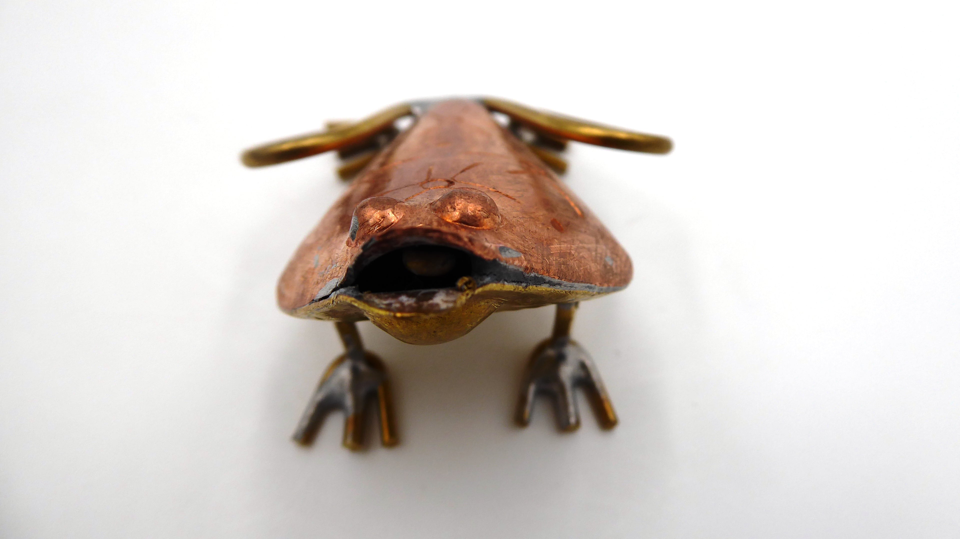 Grenouille en cuivre et laiton soudures étain