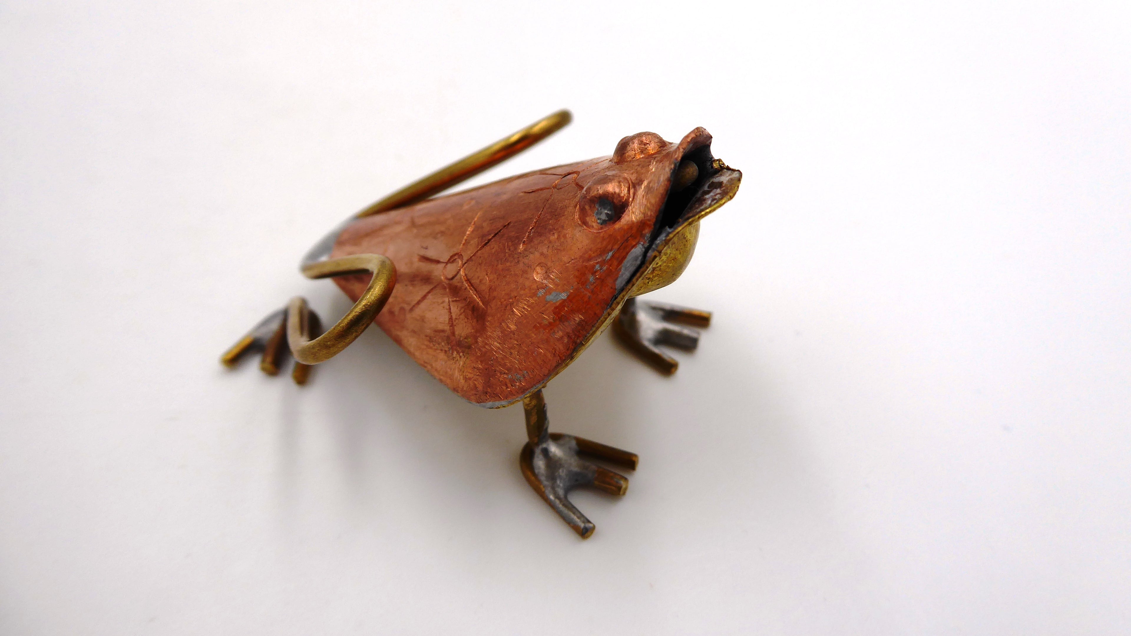 Grenouille en cuivre et laiton soudures étain