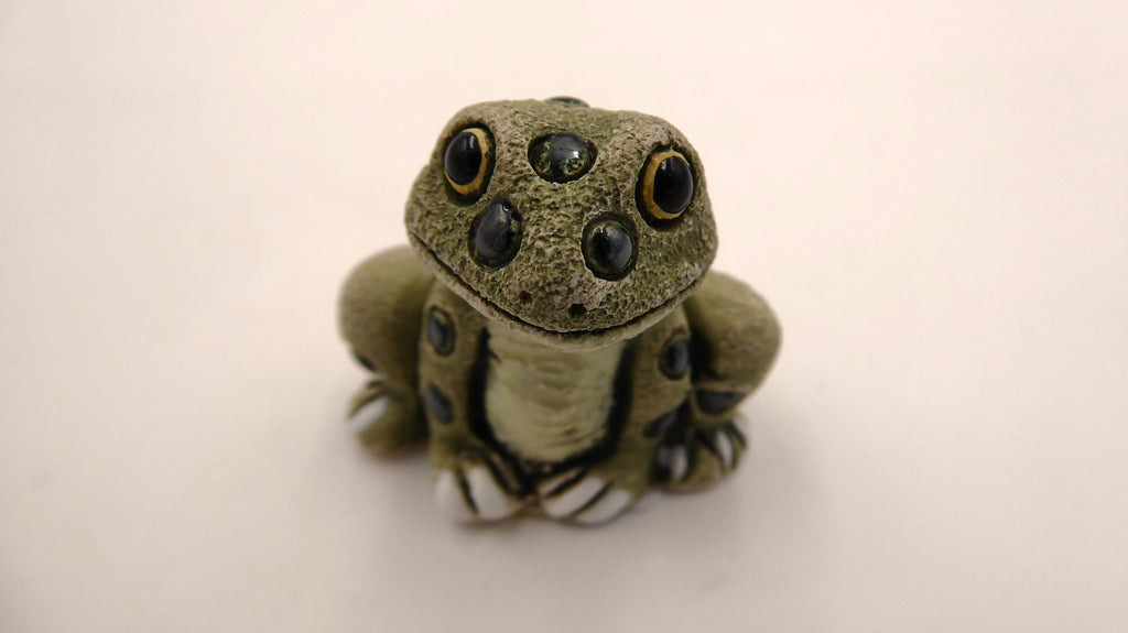 Petite grenouille incrustée venant du Pérou