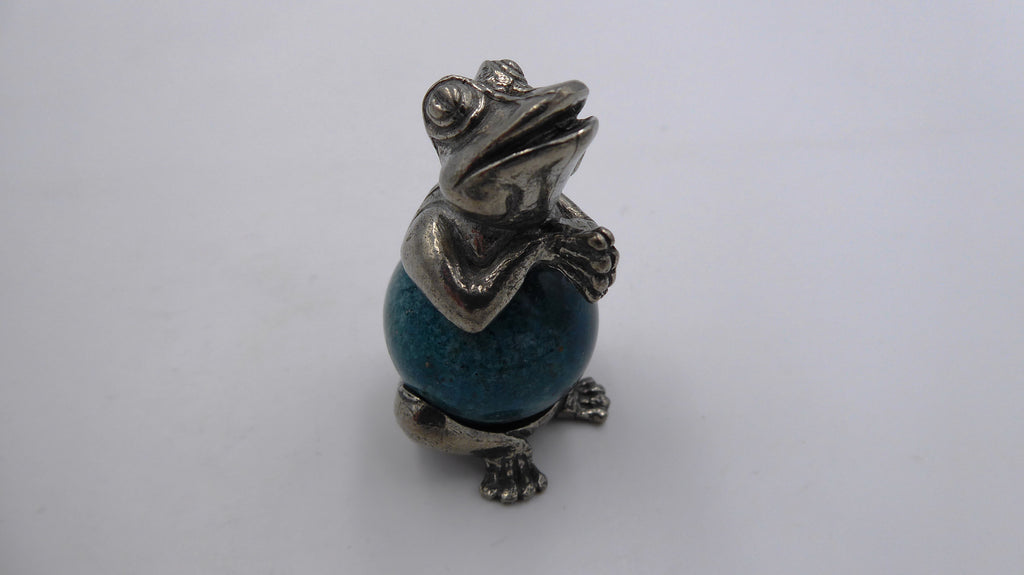 Grenouille en étain avec pierre sertie formant son vente