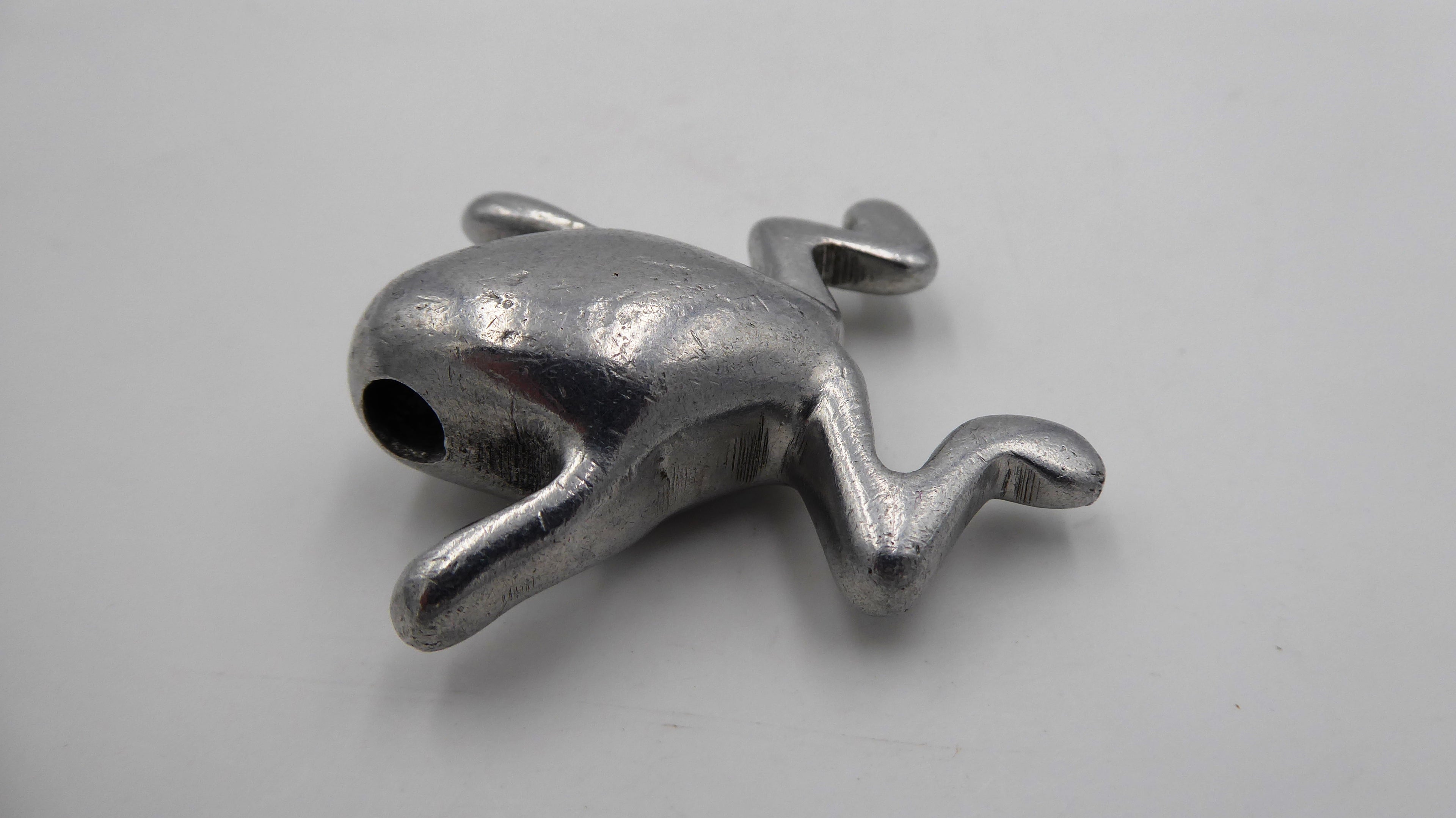 Pendentif grenouille en fonte d'aluminium tête trouée pour passage chaine
