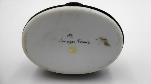 Boite à bijoux porcelaine blanche mate LIMOGES signé fermoir fleur en laiton