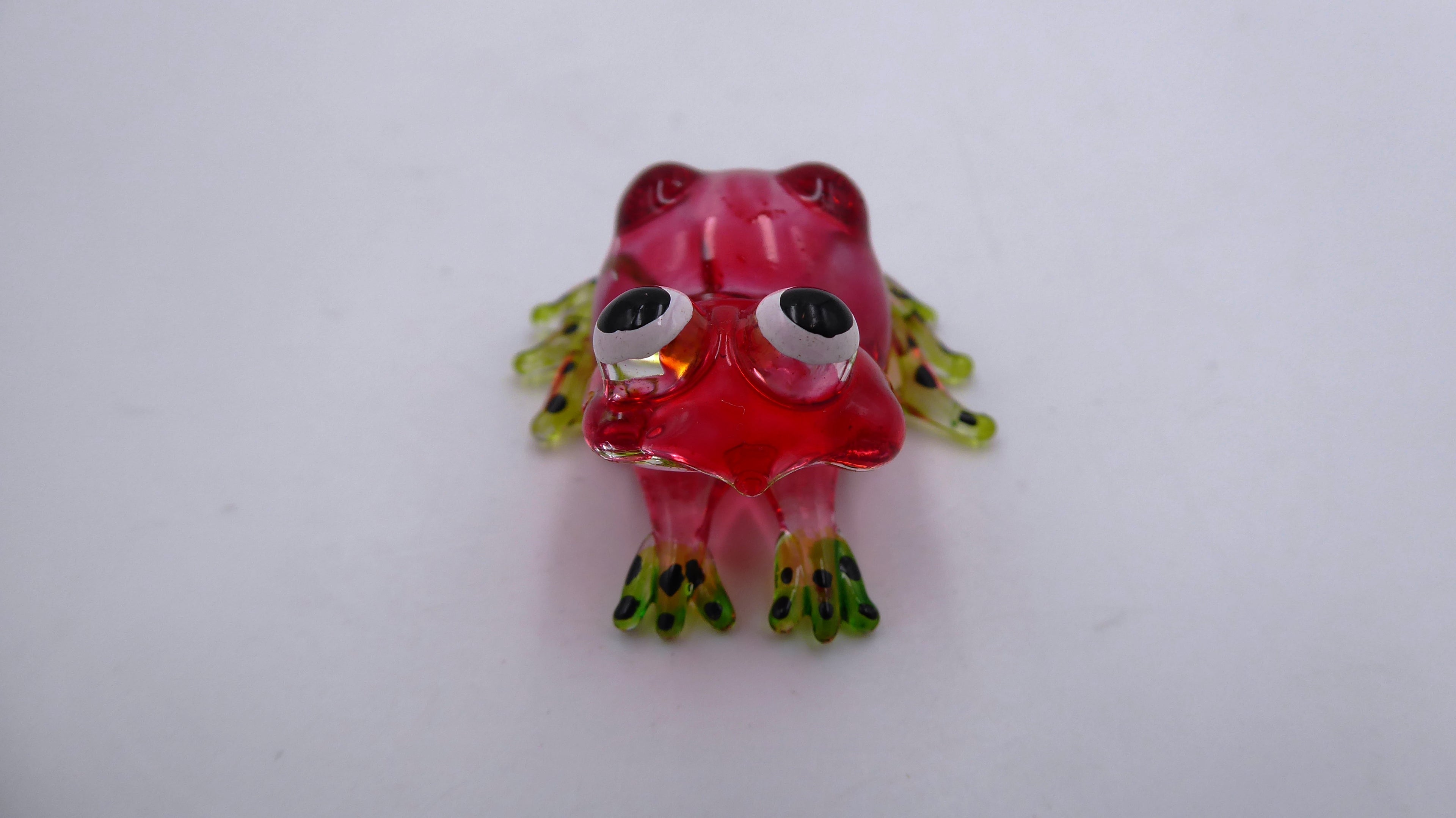 Petite grenouille en verre soufflé rouge