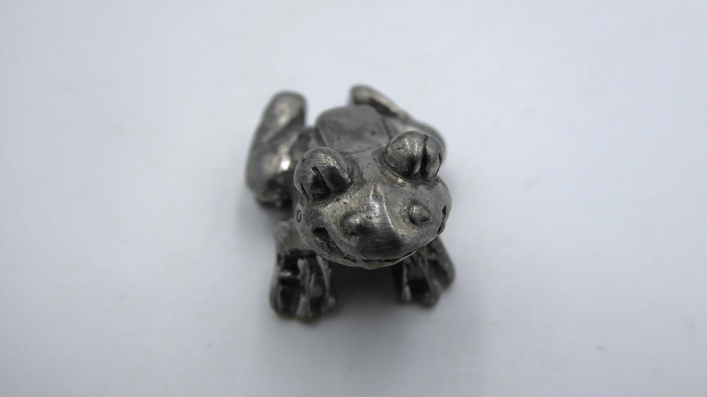 Petite grenouille en étain