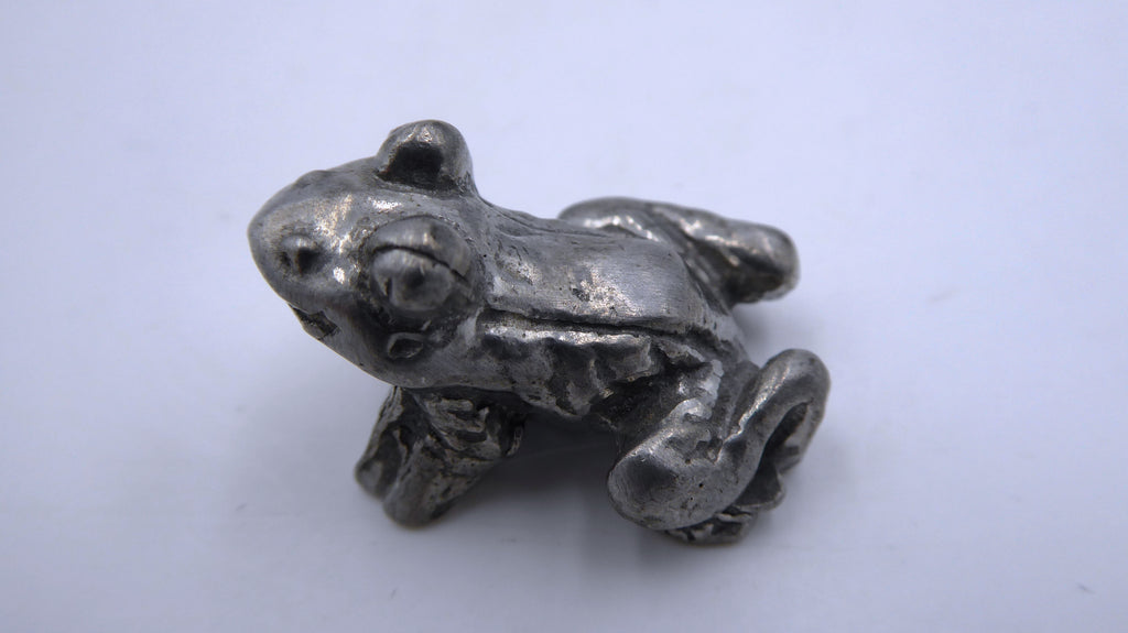 Petite grenouille en étain