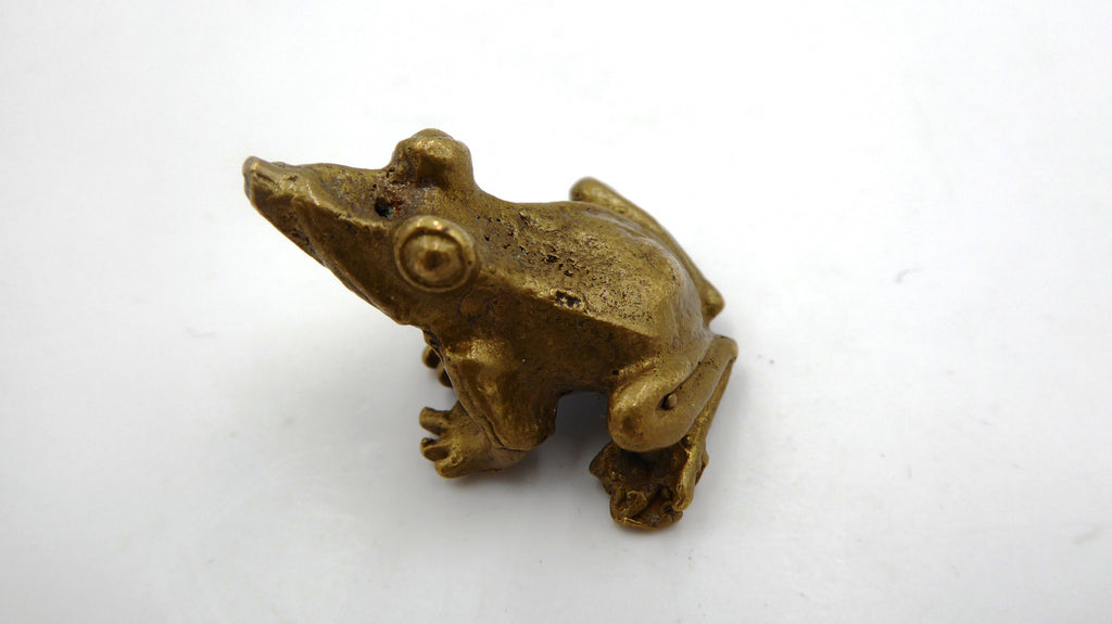 Petite grenouille en laiton