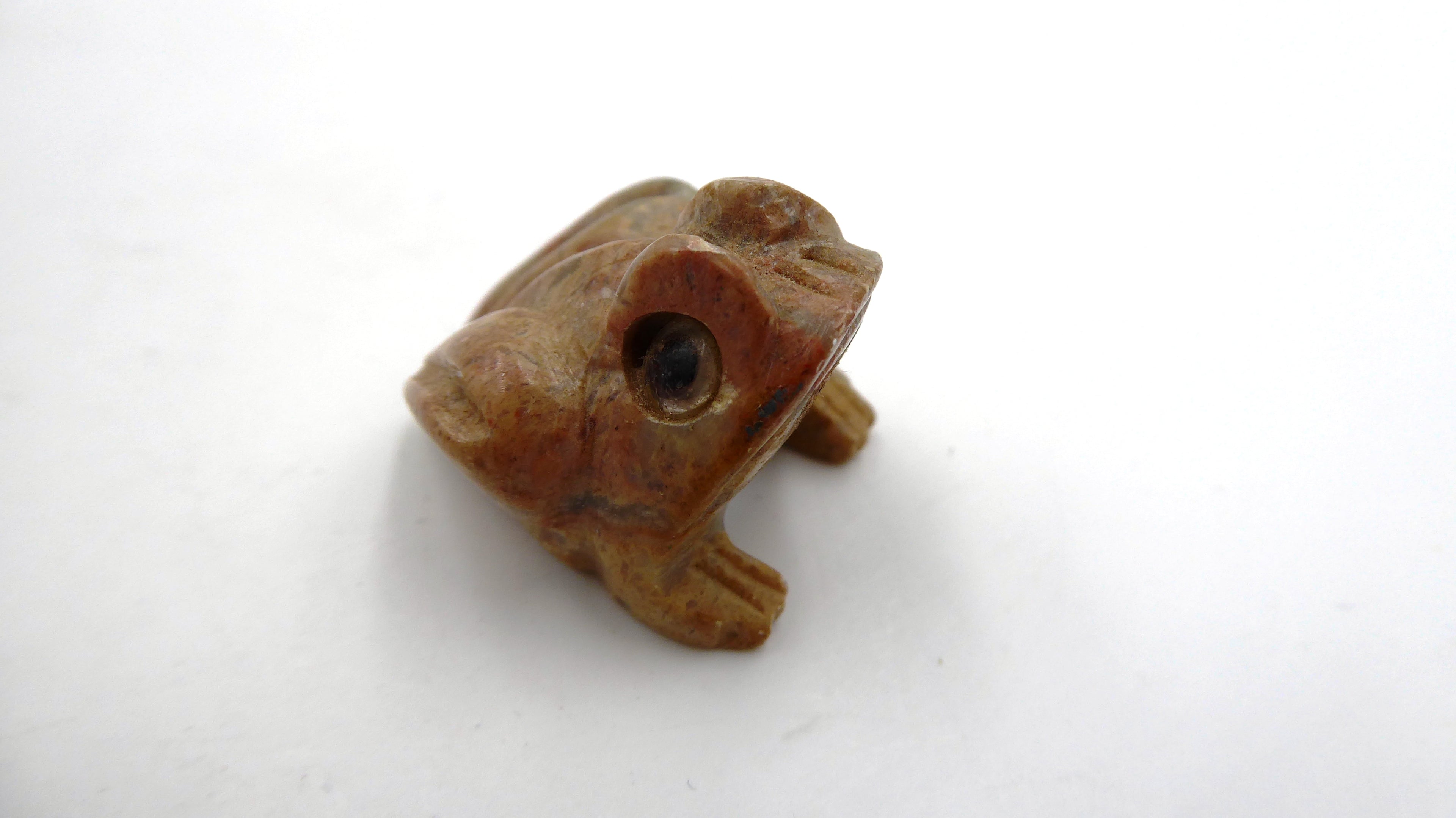 Petite grenouille en pierre steatite