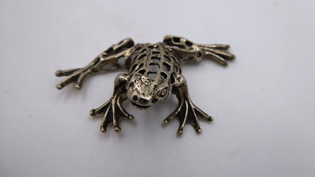 Rare petite grenouille en étain alvéolé