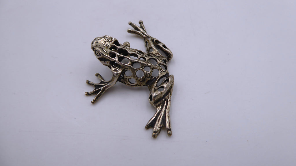Rare petite grenouille en étain alvéolé
