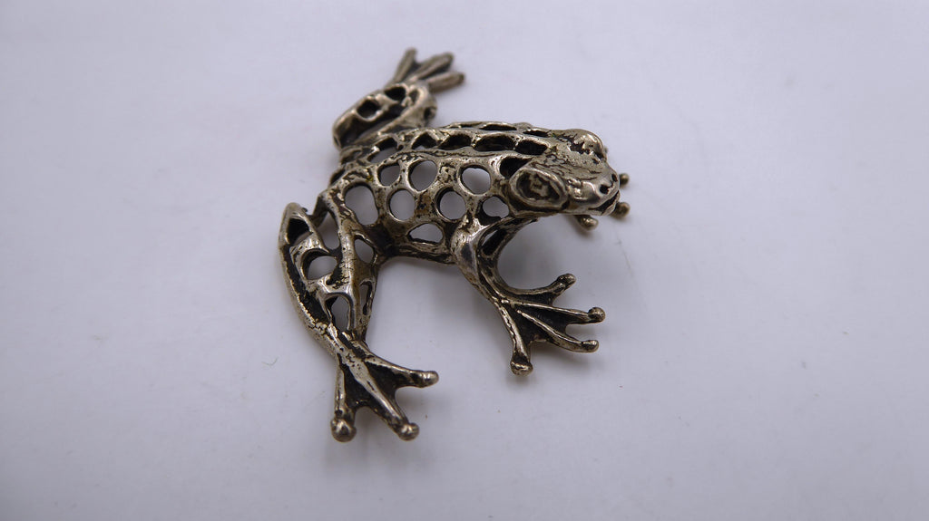 Rare petite grenouille en étain alvéolé