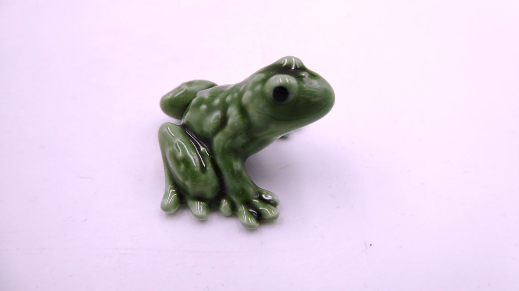 Petite grenouille en céramique verte
