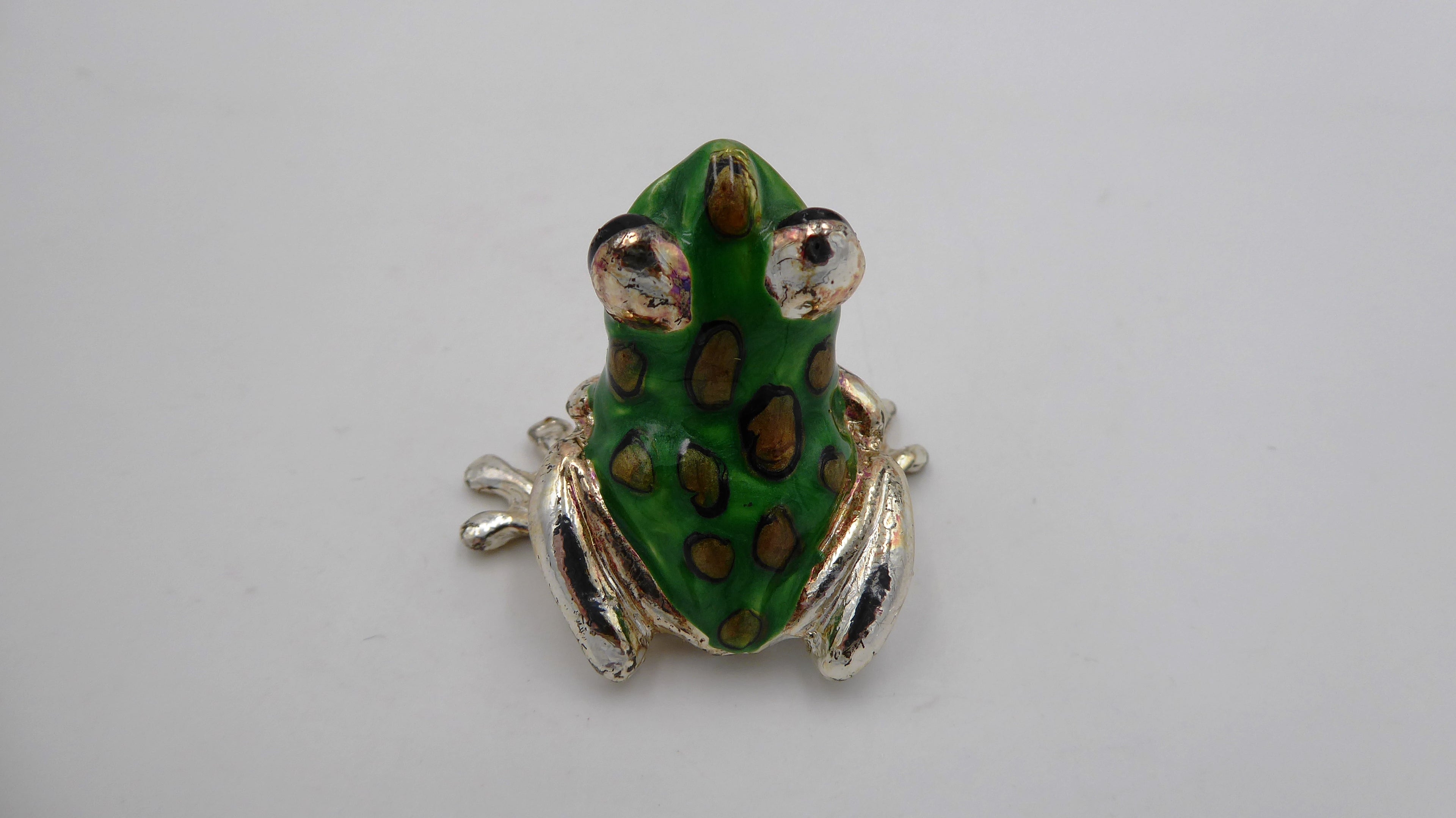 Grenouille en laiton argenté peinte
