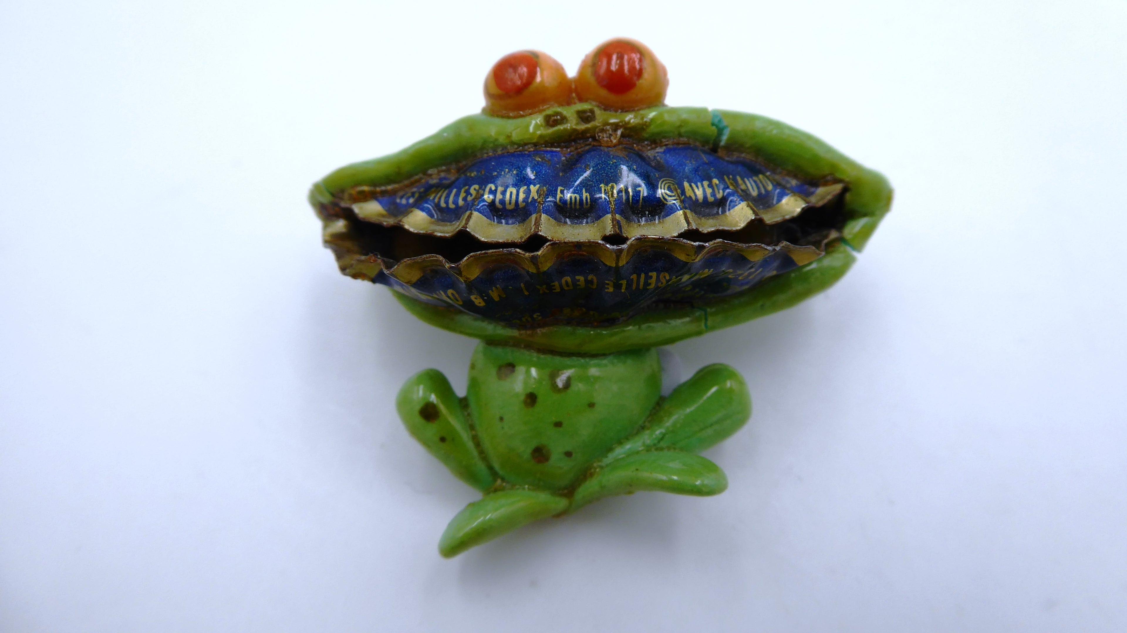 Broche la grenouille de Marseille en composite (Pièce unique)