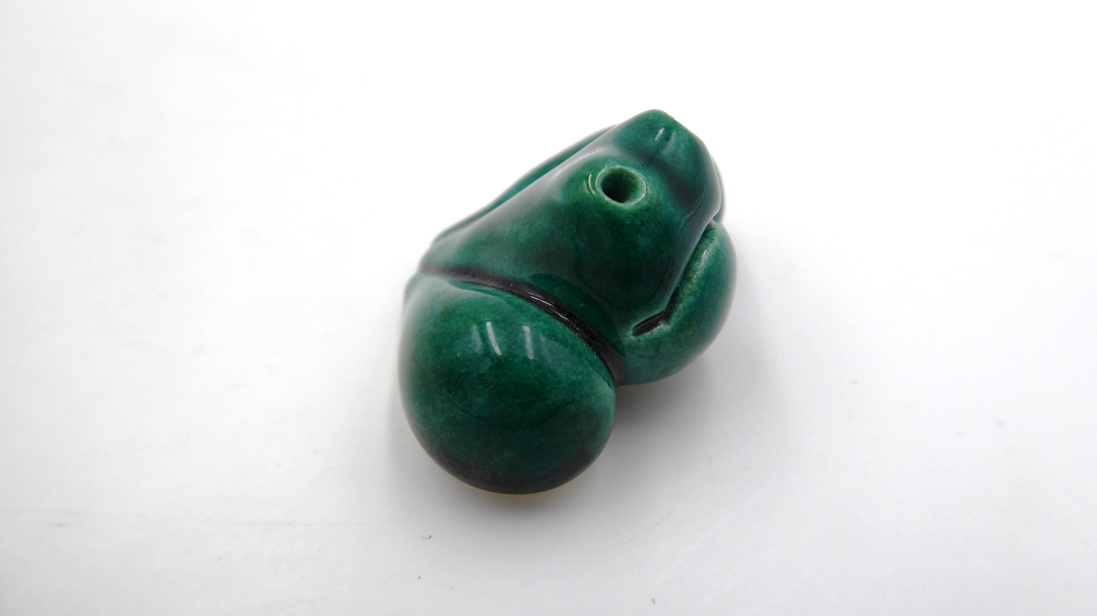 Petite grenouille en céramique verte