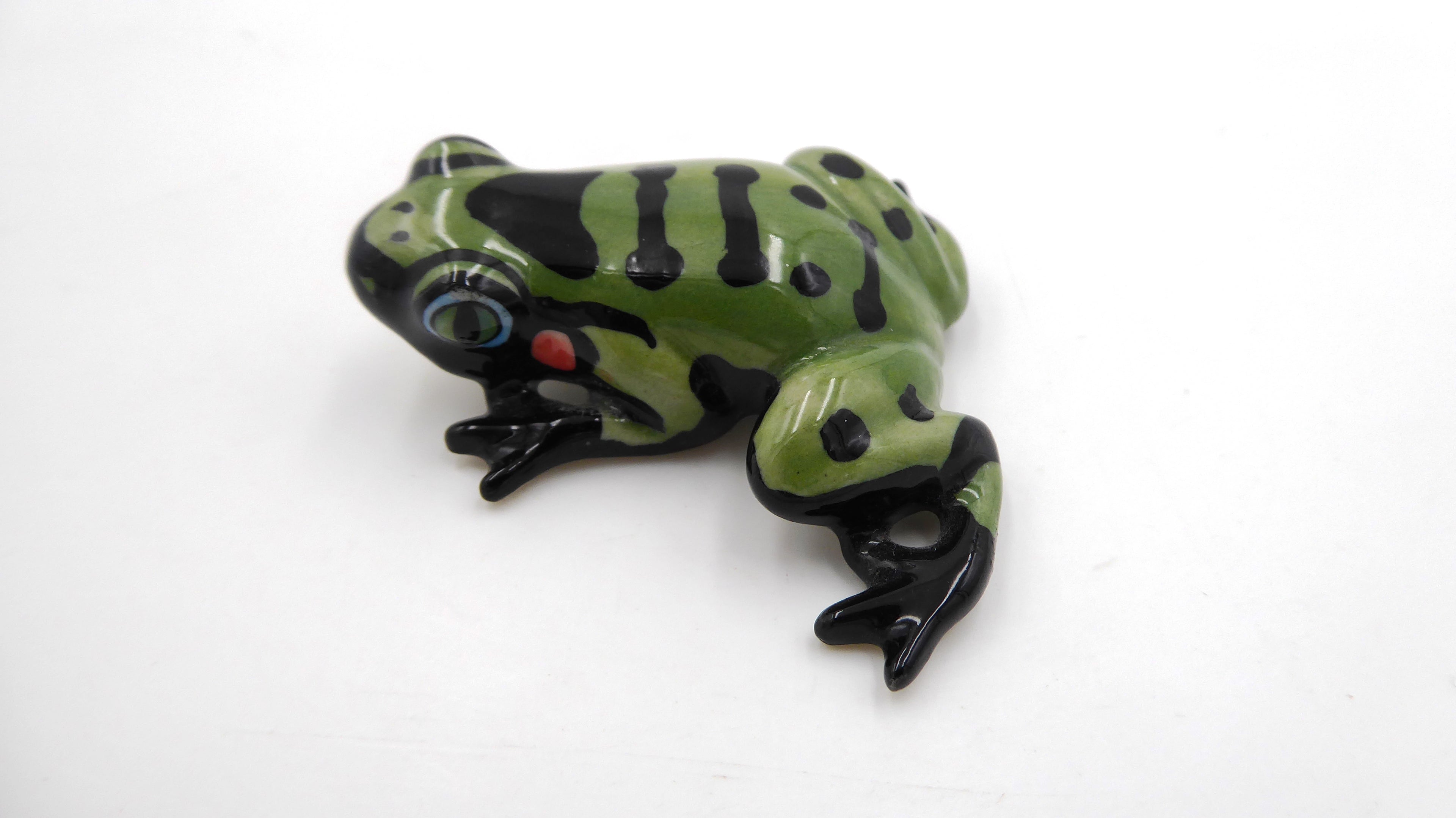 Grenouille en céramique kaki et noir