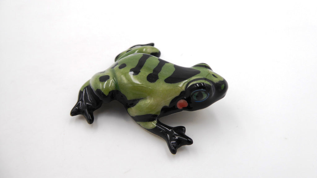 Grenouille en céramique kaki et noir