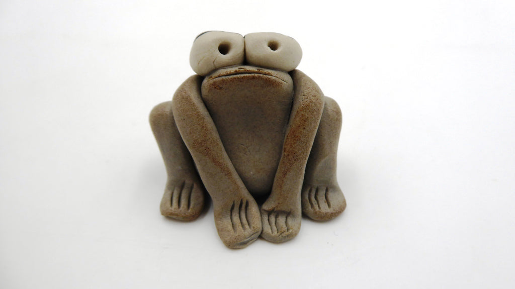 Grenouille en terre cuite peinte