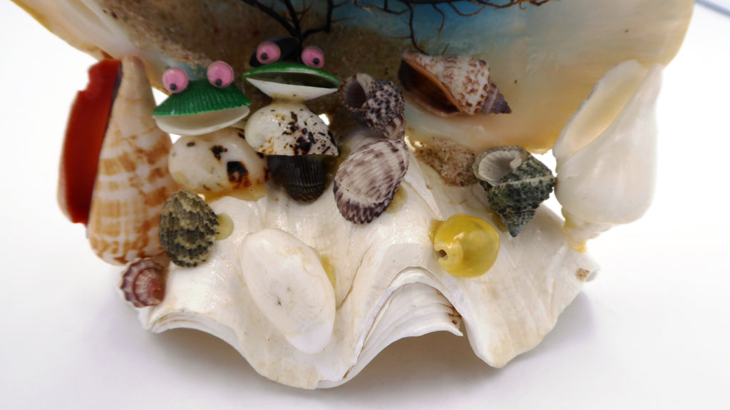 Création en coquille-coquillages et arbres