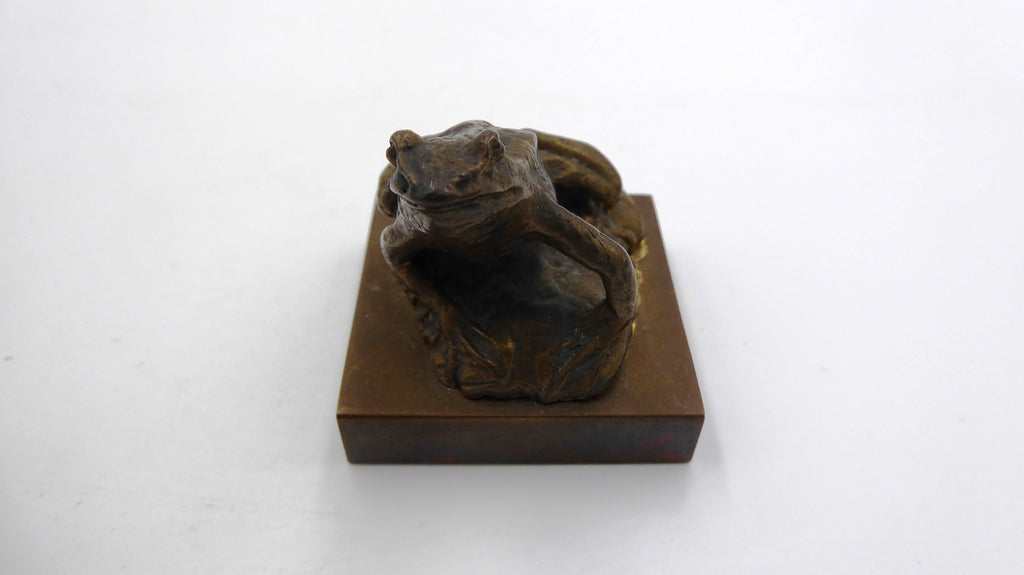 Petit bronze ancien servant de presse papier malgré sa taille