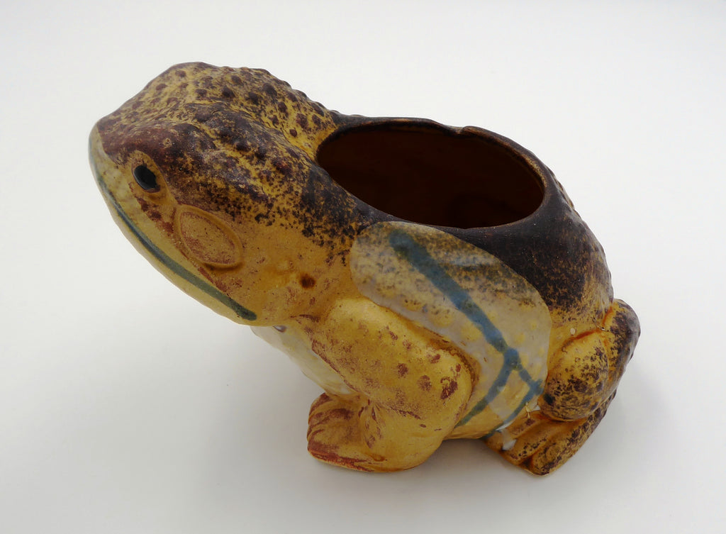 Vieille céramique mate dans son jus