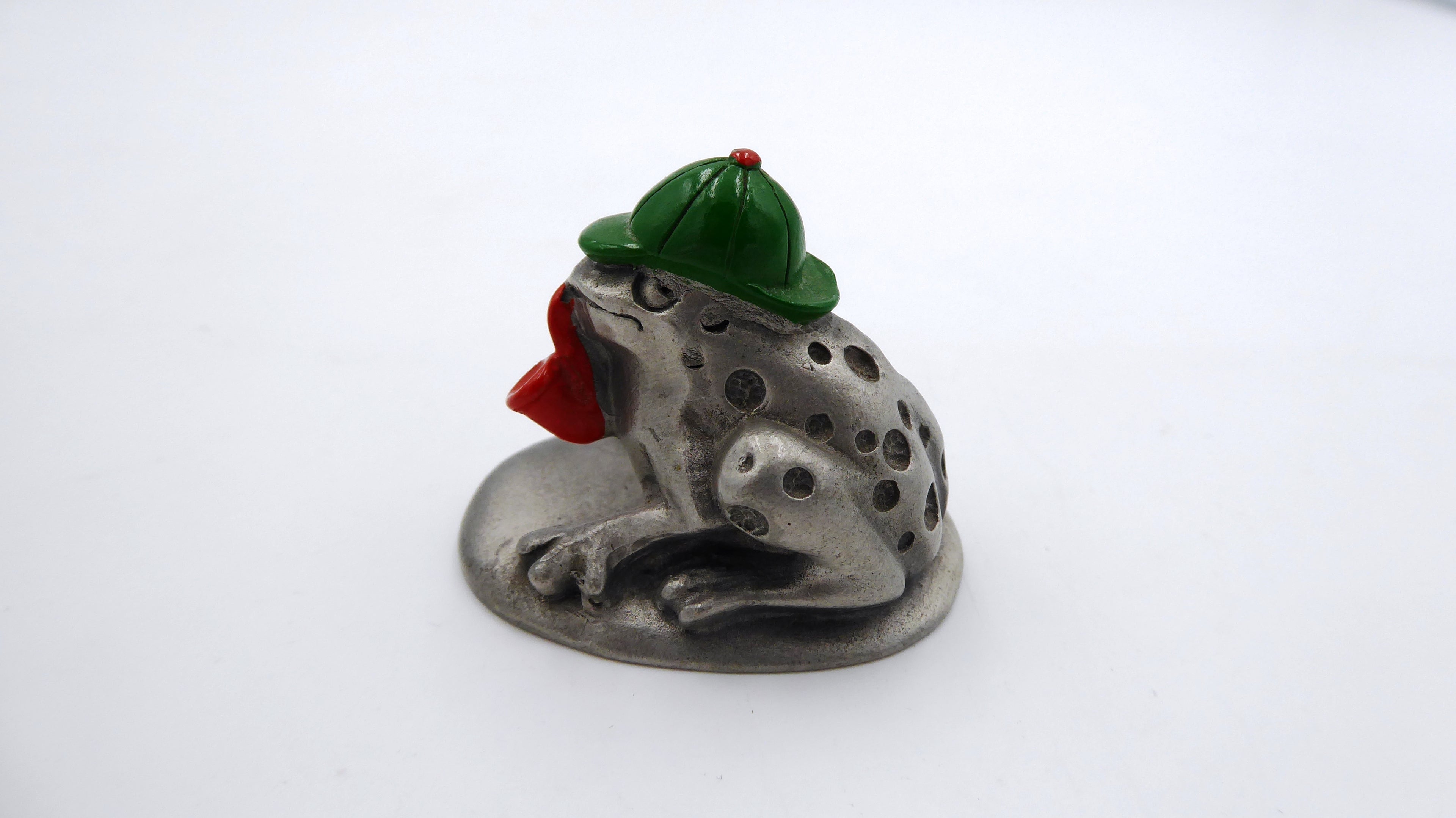 Grenouille en étain décoré signé HUDSON 1982