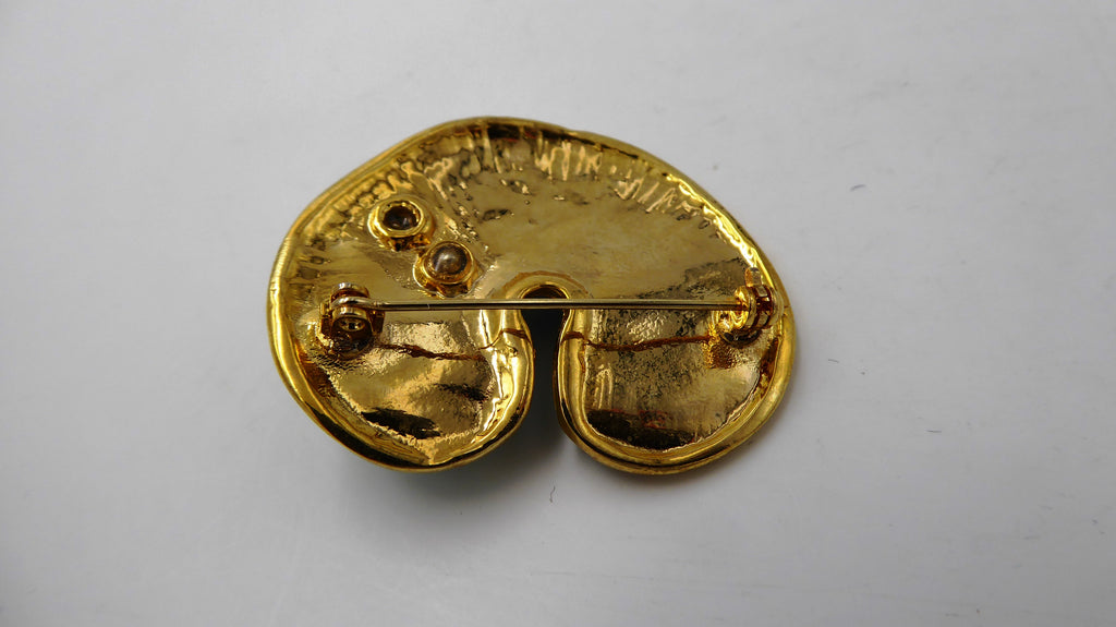 Belle petite broche métal doré et grenouille argentée