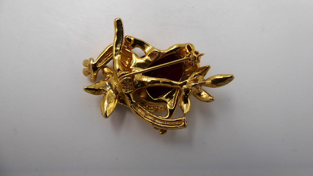 Broche grenouille doré pierre rouge