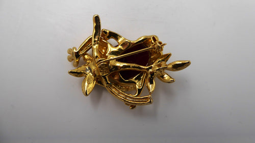 Broche grenouille doré pierre rouge