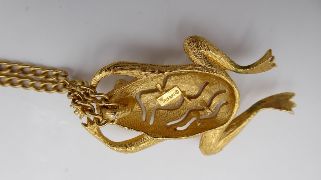 Collier grenouille en plaqué or de marque CROW TRIFARI