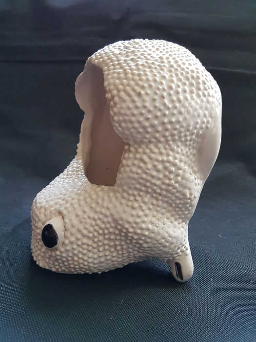 Petit modèle de vase du céramiste Jean ROGER PARIS