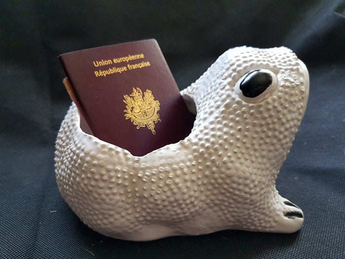 Petit modèle de vase du céramiste Jean ROGER PARIS