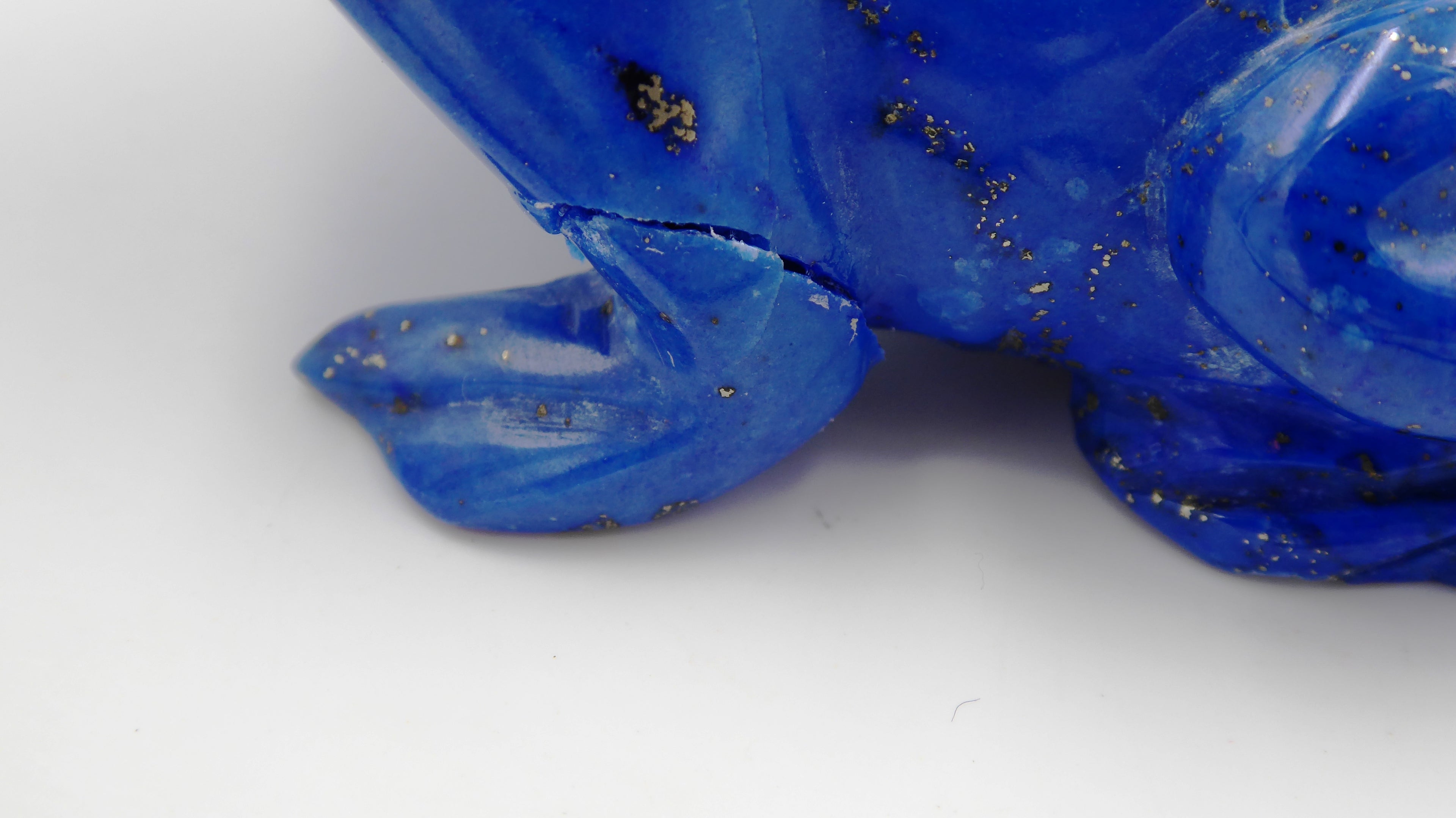 Petite grenouille en Lapis-Lazuli