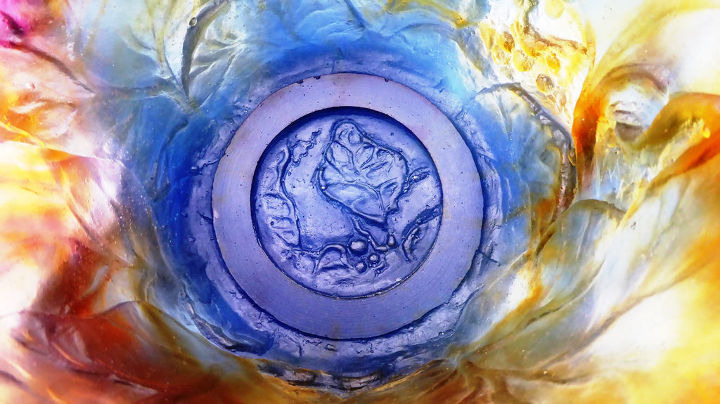 Superbe coupe DAUM en pâte de verre décor de feuillages et grenouilles