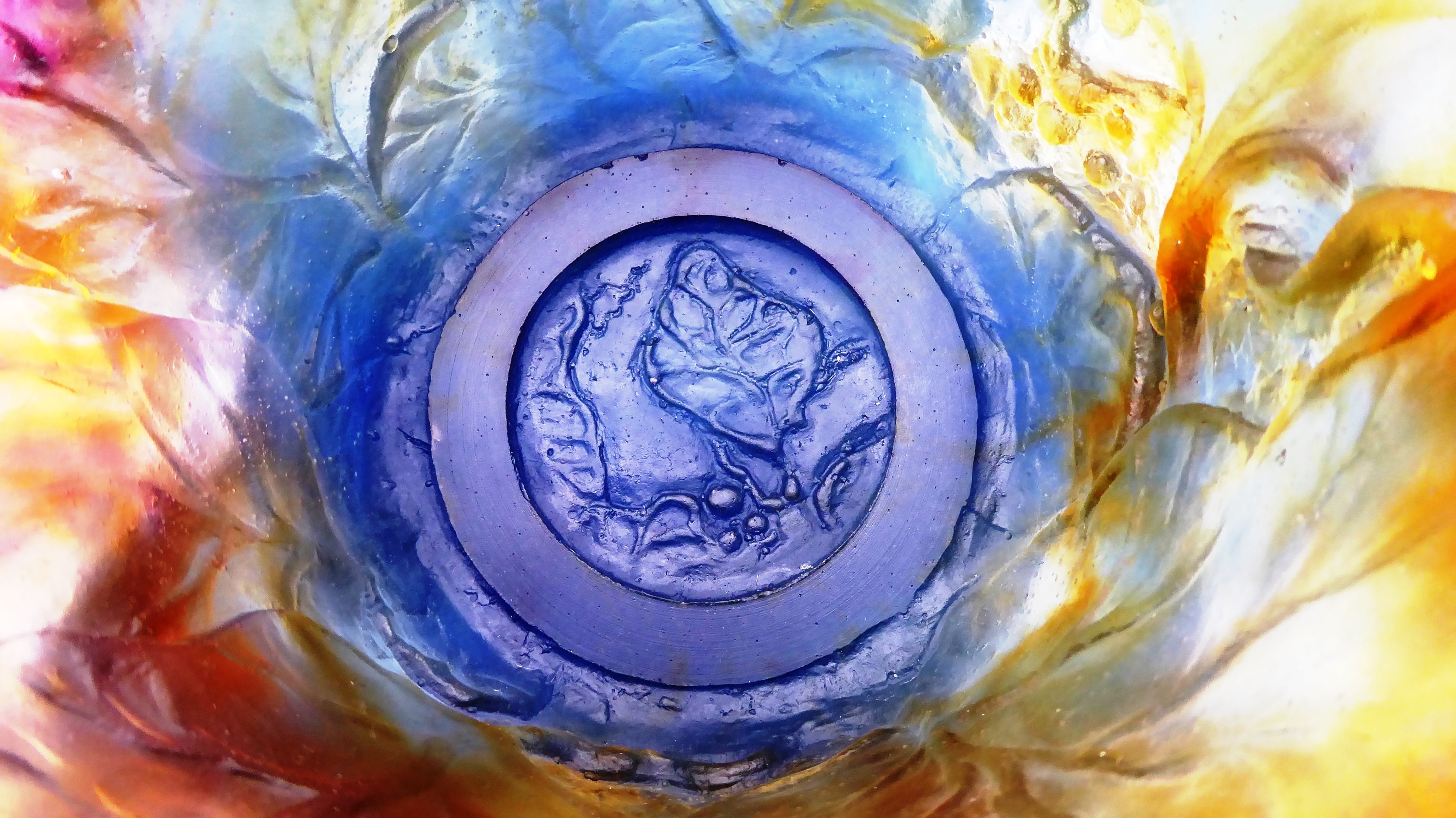 Superbe coupe DAUM en pâte de verre décor de feuillages et grenouilles