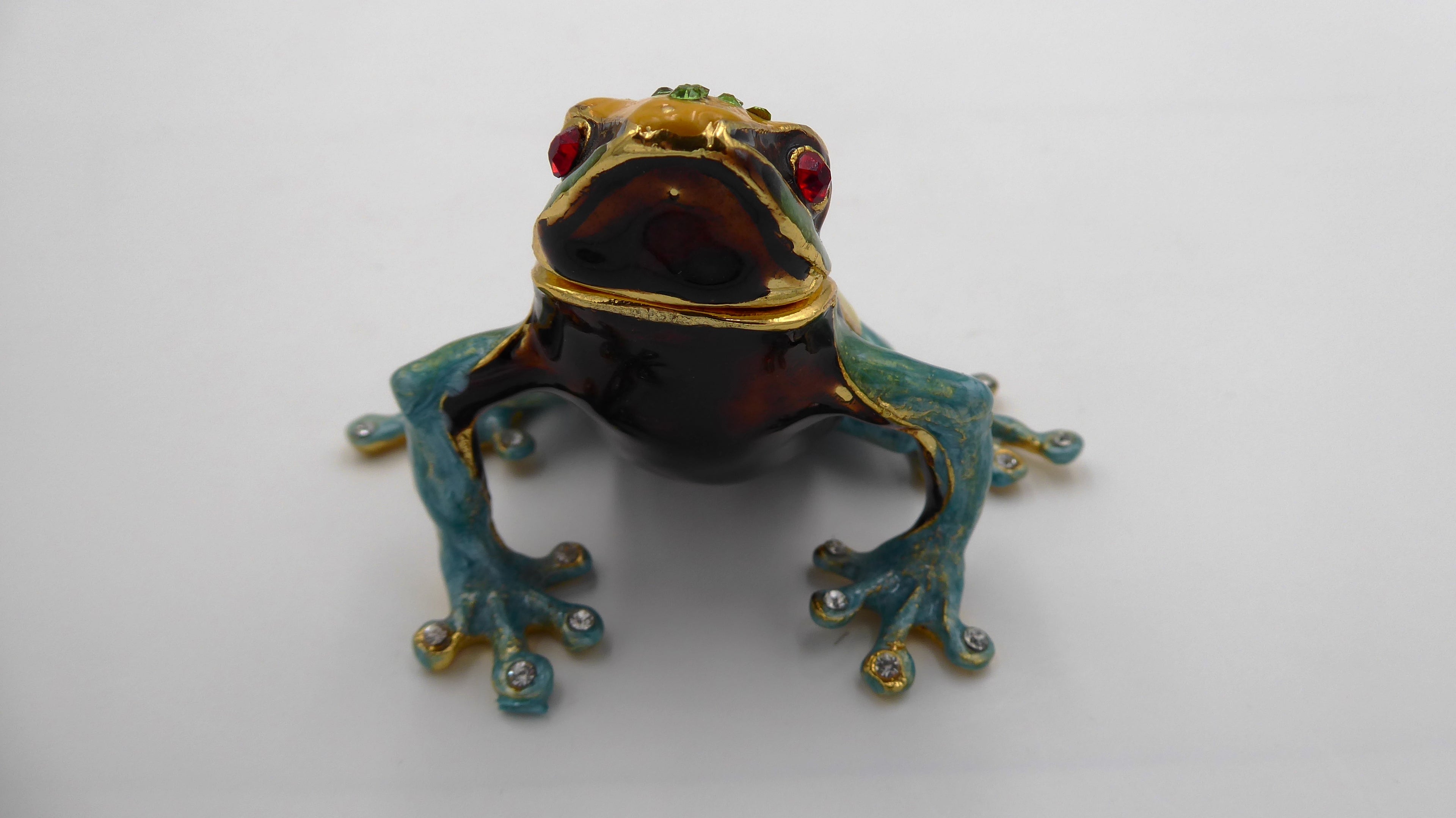 Boite à bijoux en laiton peinte