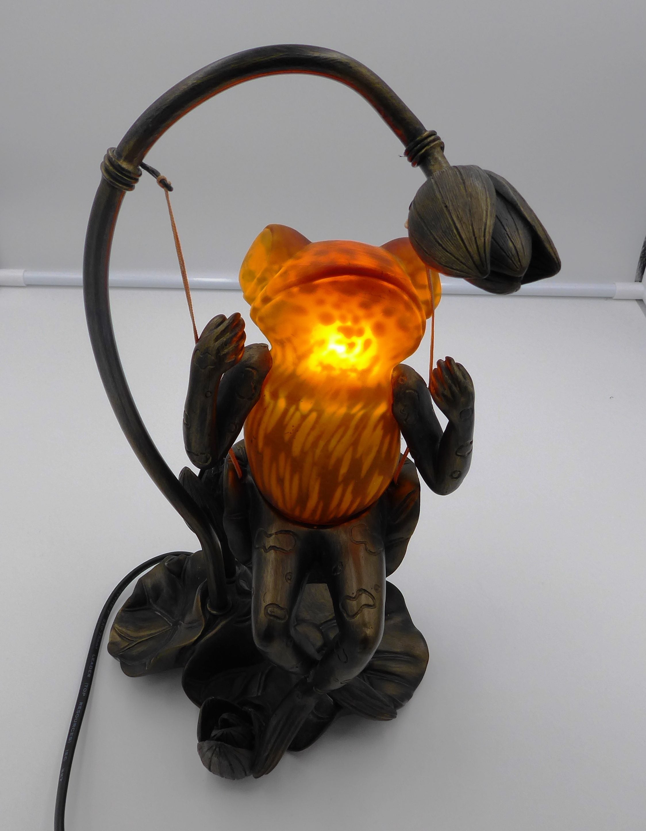 Superbe lampe grenouille pâte de verre
