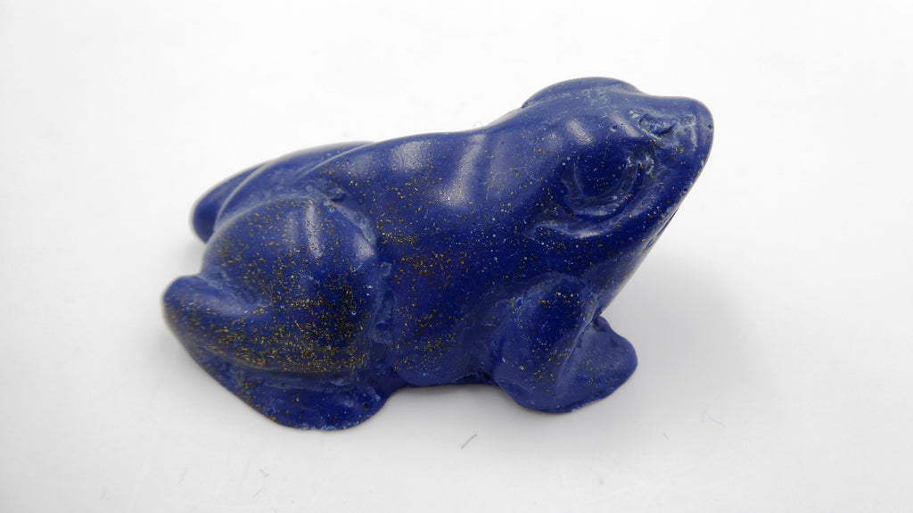 Grenouille assise en LAPIS LAZULI effet paillettes d'or