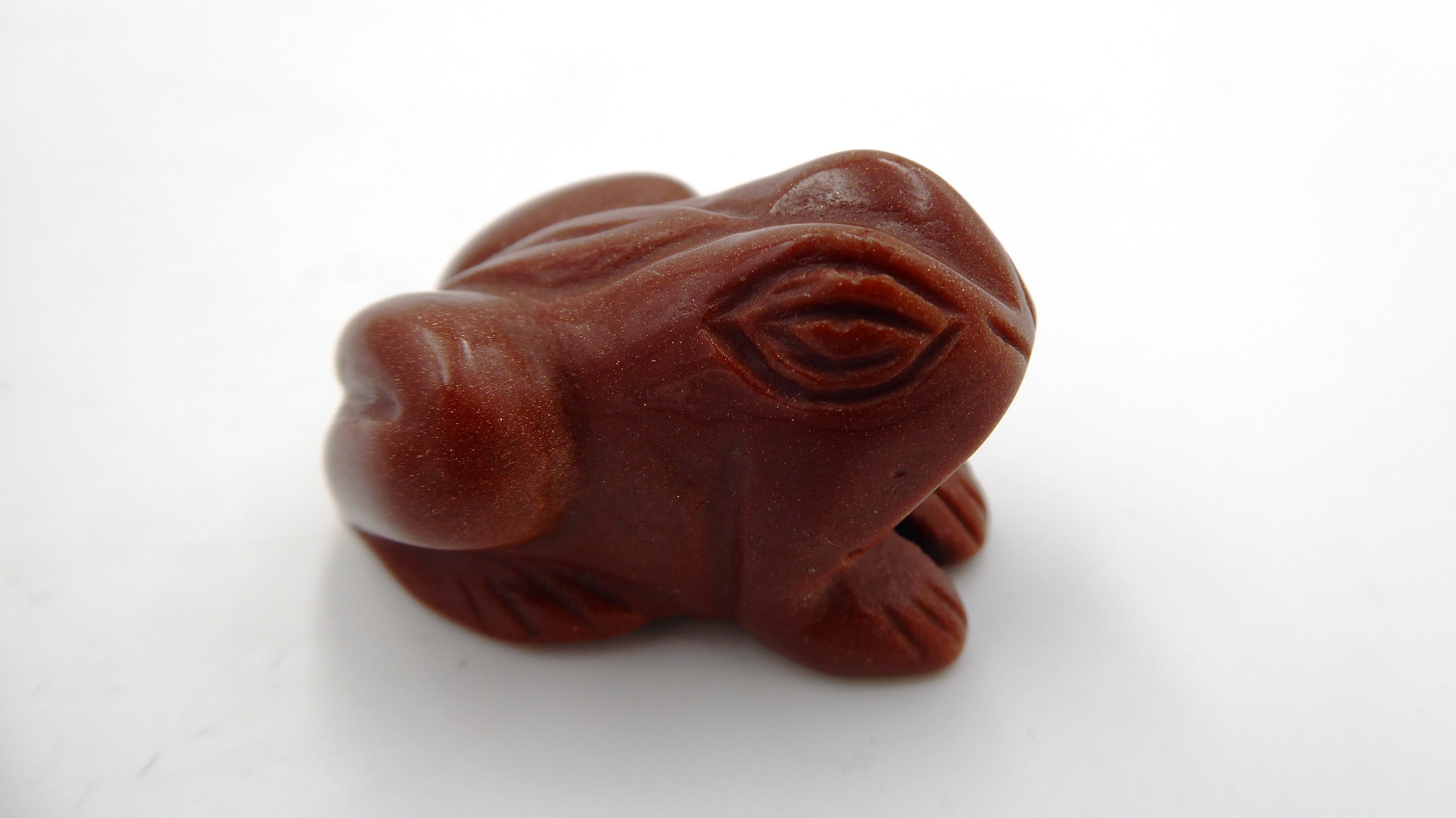 Petite grenouille marron pailleté façon or
