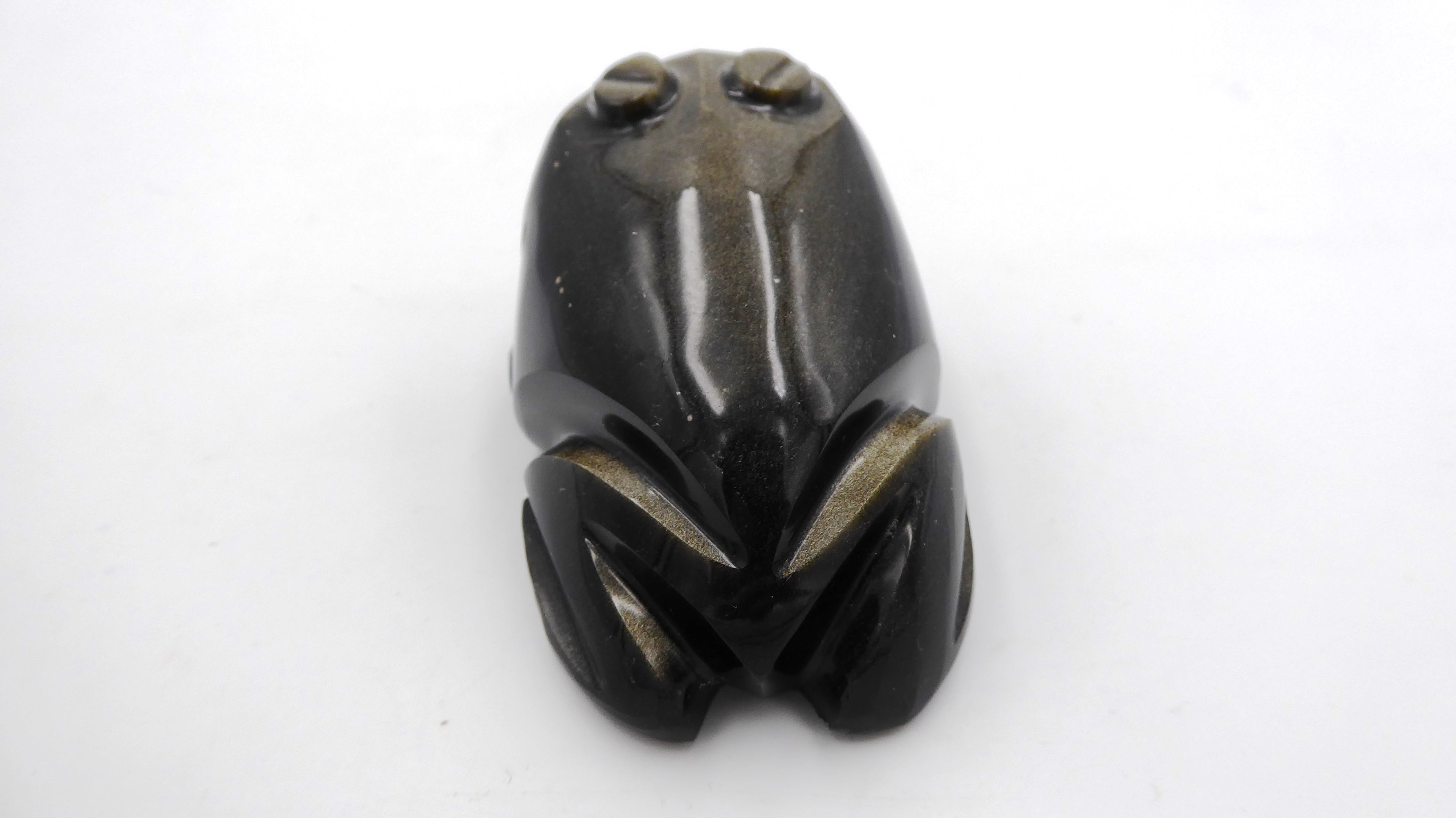 Moyenne grenouille en pierre brillante noire effet ébène reflets dorés (Modèle no 2)