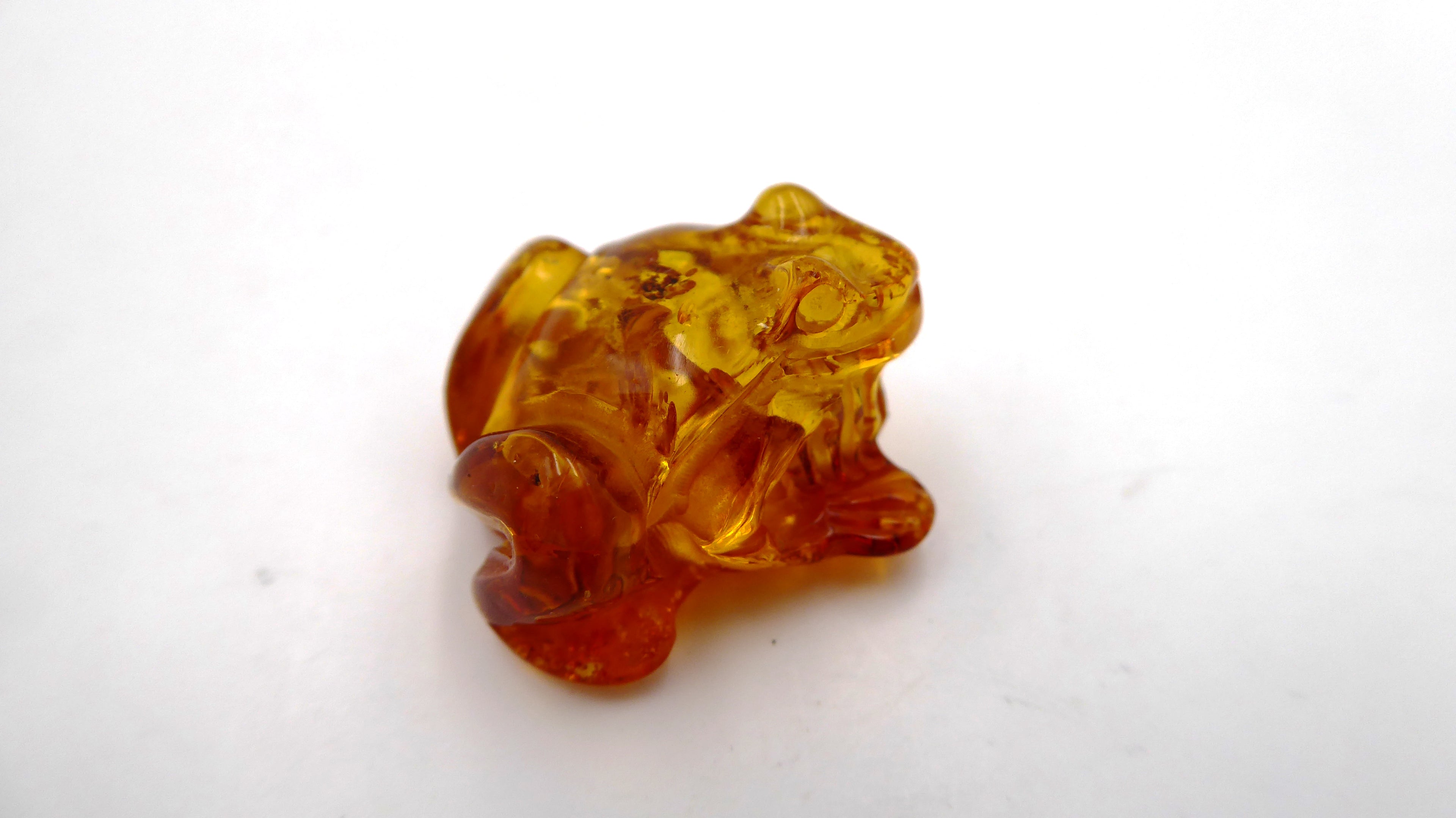 Petite grenouille en ambre