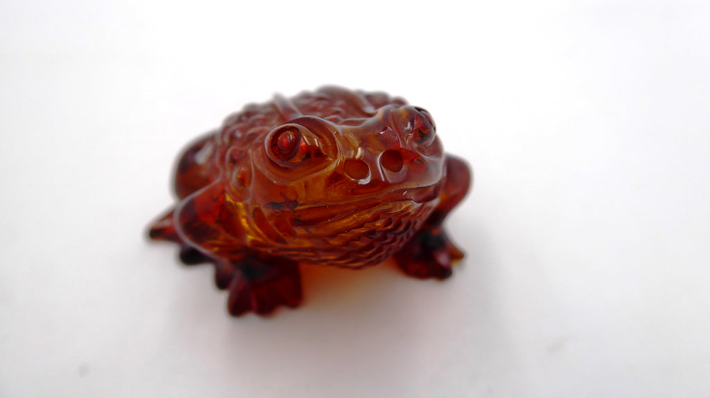 Petite grenouille en ambre