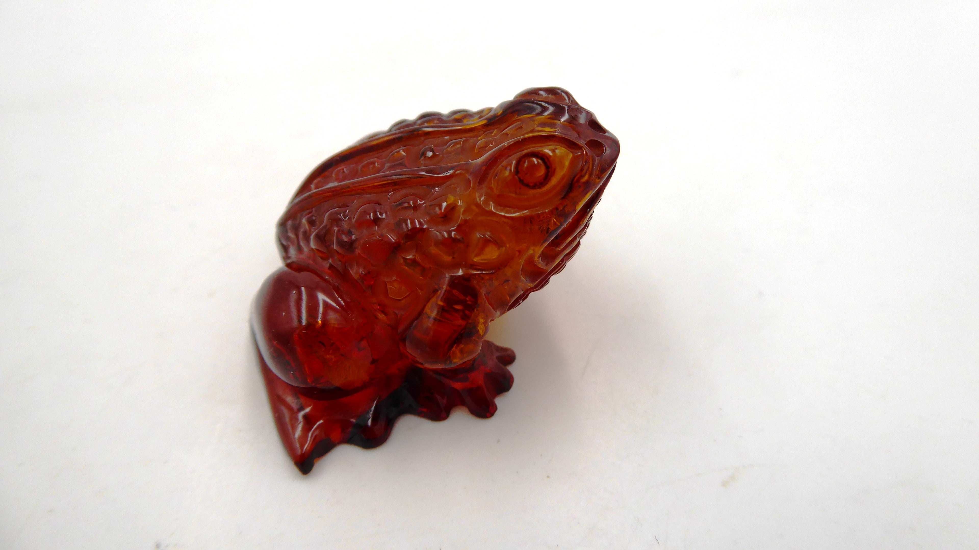 Petite grenouille en ambre