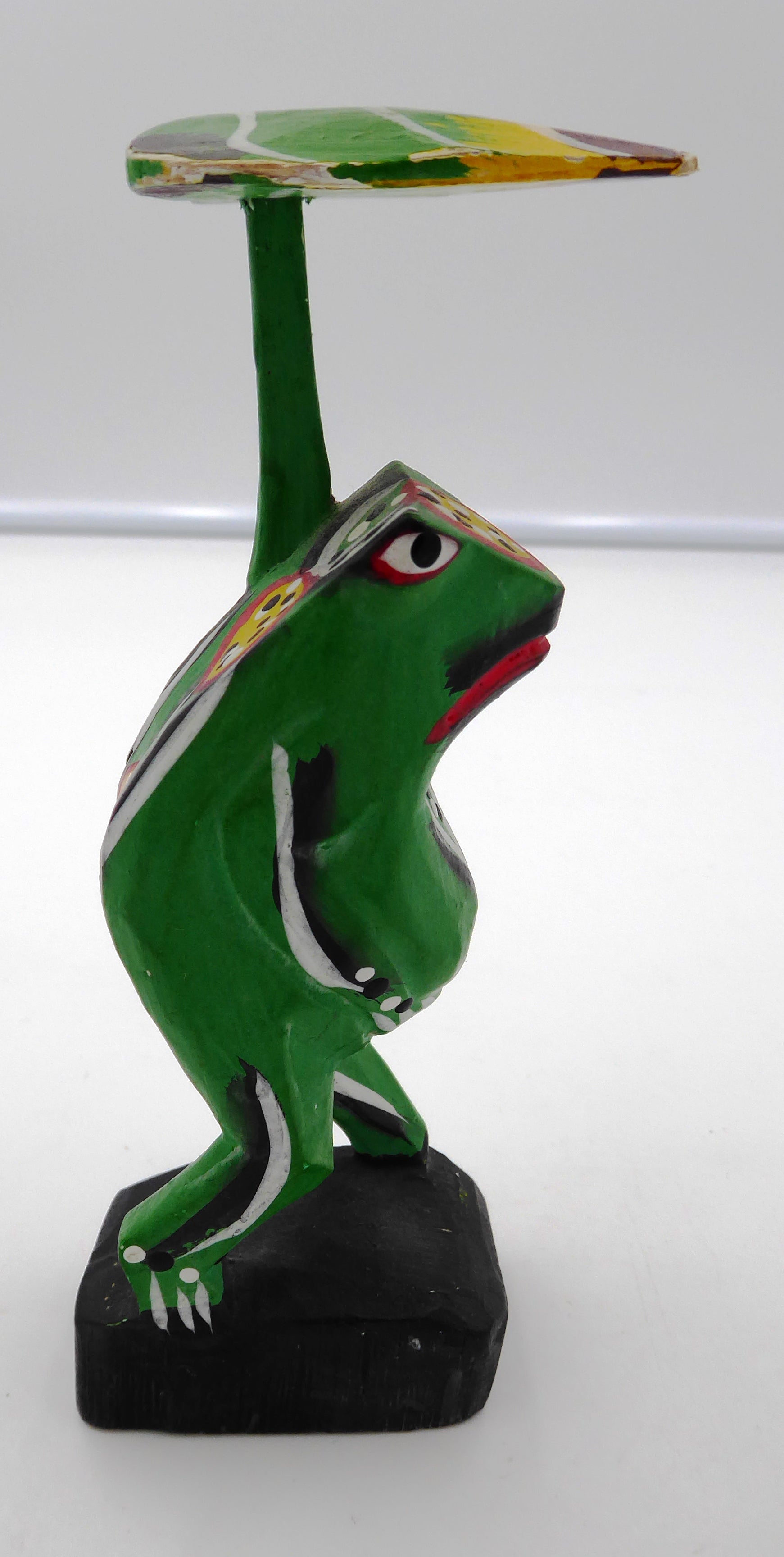 Petite sculpture bois peint avec nénuphar
